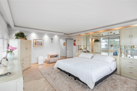 Condo in Fort Lauderdale, Florida, 3 bedrooms  № 2171975 - photo 19