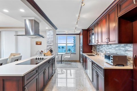 Condo in Fort Lauderdale, Florida, 3 bedrooms  № 2171975 - photo 5