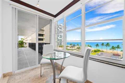 Condo in Fort Lauderdale, Florida, 3 bedrooms  № 2171975 - photo 6