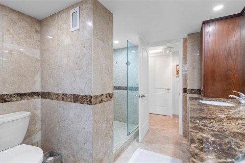 Condo in Fort Lauderdale, Florida, 3 bedrooms  № 2171975 - photo 24