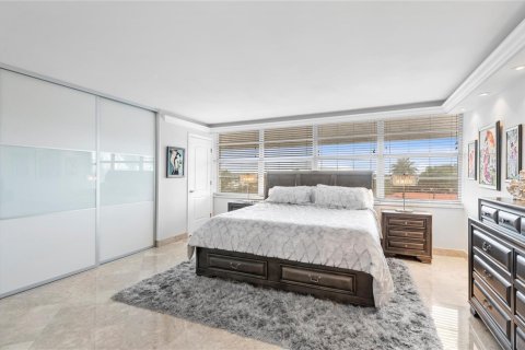 Condo in Fort Lauderdale, Florida, 3 bedrooms  № 2171975 - photo 25