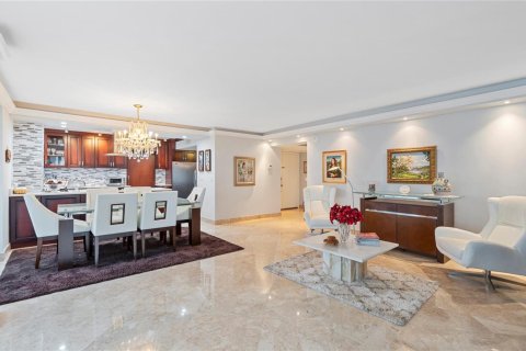 Condo in Fort Lauderdale, Florida, 3 bedrooms  № 2171975 - photo 13