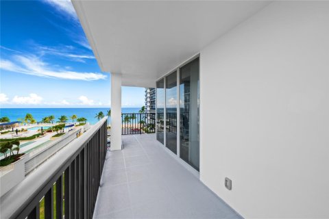 Condo in Fort Lauderdale, Florida, 3 bedrooms  № 2171975 - photo 17