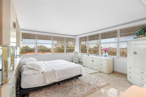 Condo in Fort Lauderdale, Florida, 3 bedrooms  № 2171975 - photo 18