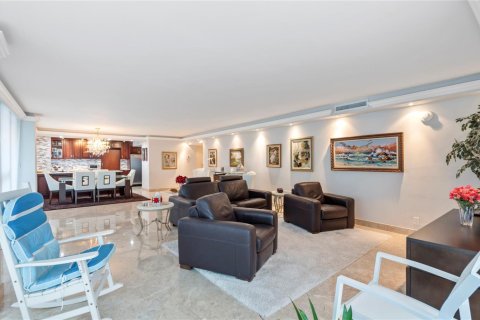 Condo in Fort Lauderdale, Florida, 3 bedrooms  № 2171975 - photo 3