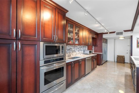Condo in Fort Lauderdale, Florida, 3 bedrooms  № 2171975 - photo 7