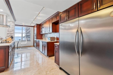 Condo in Fort Lauderdale, Florida, 3 bedrooms  № 2171975 - photo 10