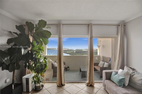 Copropriété à louer à Sunny Isles Beach, Floride: 2 chambres, 113.34 m2 № 2323885 - photo 4
