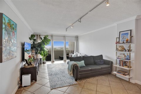 Copropriété à louer à Sunny Isles Beach, Floride: 2 chambres, 113.34 m2 № 2323885 - photo 3