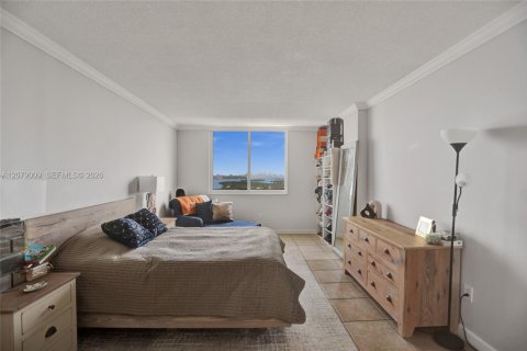 Copropriété à louer à Sunny Isles Beach, Floride: 2 chambres, 113.34 m2 № 2323885 - photo 17