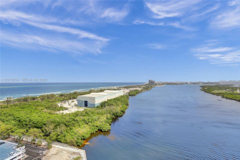 Copropriété à louer à Sunny Isles Beach, Floride: 2 chambres, 113.34 m2 № 2323885 - photo 10