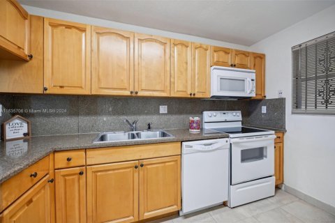 Купить кондоминиум в Хайалиа, Флорида 2 спальни, 99.03м2, № 2090260 - фото 17