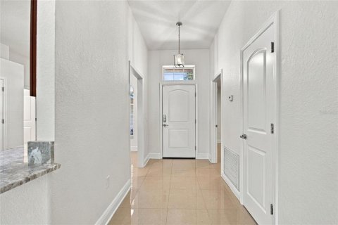 House in Winter Haven, Florida 4 bedrooms, 154.68 sq.m. № 2425328 - photo 7