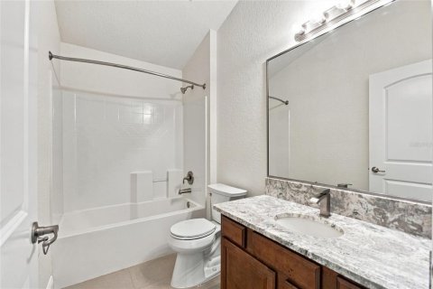House in Winter Haven, Florida 4 bedrooms, 154.68 sq.m. № 2425328 - photo 27