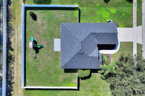 House in Winter Haven, Florida 4 bedrooms, 154.68 sq.m. № 2425328 - photo 5