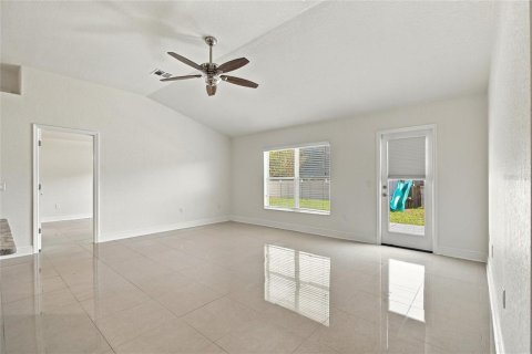 House in Winter Haven, Florida 4 bedrooms, 154.68 sq.m. № 2425328 - photo 17