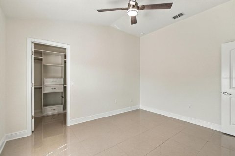 House in Winter Haven, Florida 4 bedrooms, 154.68 sq.m. № 2425328 - photo 29