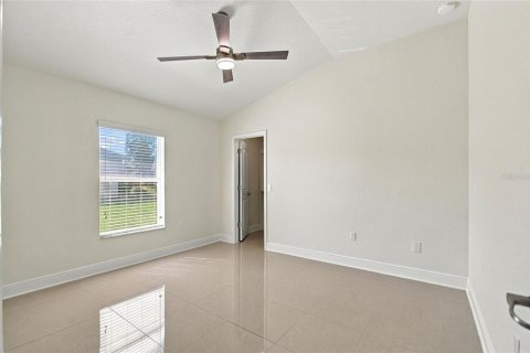 House in Winter Haven, Florida 4 bedrooms, 154.68 sq.m. № 2425328 - photo 24