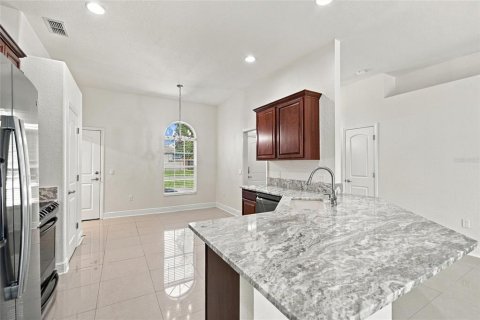 House in Winter Haven, Florida 4 bedrooms, 154.68 sq.m. № 2425328 - photo 11