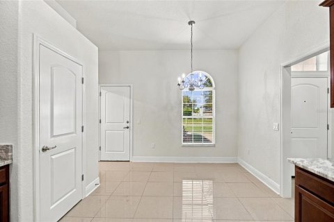House in Winter Haven, Florida 4 bedrooms, 154.68 sq.m. № 2425328 - photo 14