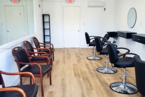 Immobilier commercial à vendre à Homestead, Floride № 1990396 - photo 2