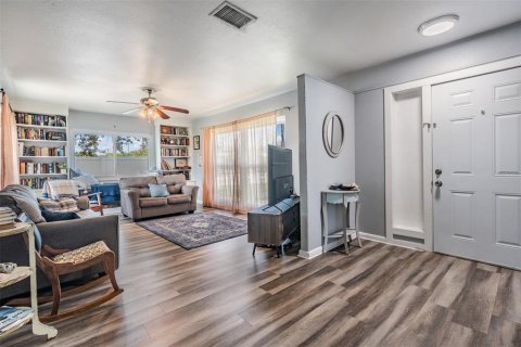 Casa en venta en Tampa, Florida, 3 dormitorios, 133.69 m2 № 1826323 - foto 3
