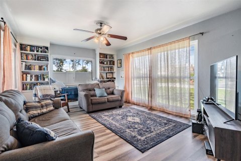 Casa en venta en Tampa, Florida, 3 dormitorios, 133.69 m2 № 1826323 - foto 4