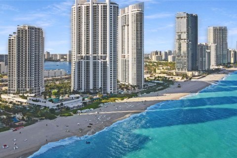 Copropriété à vendre à Sunny Isles Beach, Floride: 1 chambre, 94.85 m2 № 1739094 - photo 2