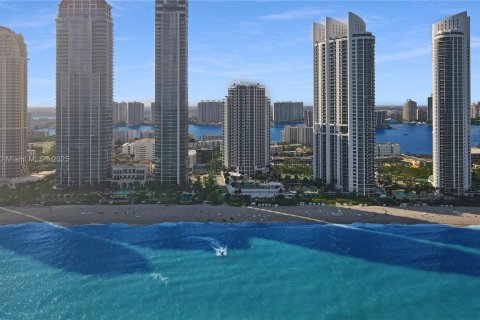 Copropriété à vendre à Sunny Isles Beach, Floride: 1 chambre, 94.85 m2 № 1739094 - photo 1