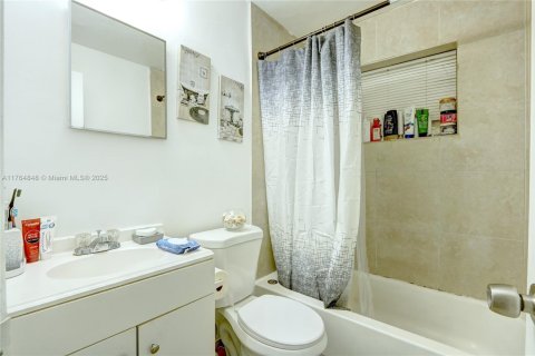Propiedad comercial en venta en Miami, Florida, 117.06 m2 № 1580067 - foto 14