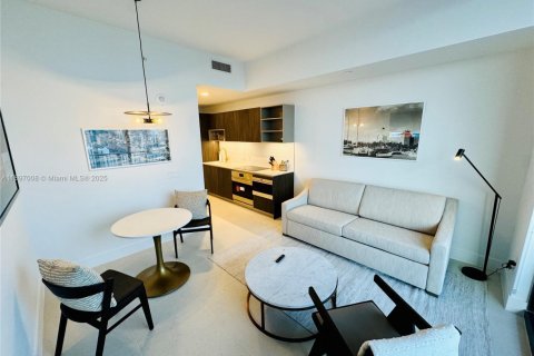 Condo in Miami, Florida, 1 bedroom  № 1953544 - photo 7