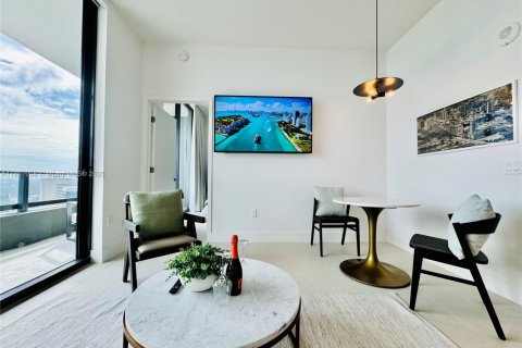 Condo in Miami, Florida, 1 bedroom  № 1953544 - photo 13