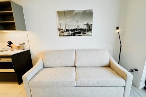Condo in Miami, Florida, 1 bedroom  № 1953544 - photo 8
