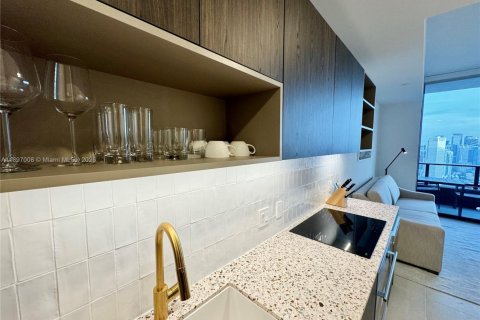 Condo in Miami, Florida, 1 bedroom  № 1953544 - photo 16