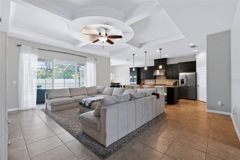 House in CONNERTON

 in Land O' Lakes, Florida 4 bedrooms, 313.82 sq.m. № 2351777 - photo 12