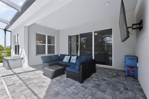 House in CONNERTON

 in Land O' Lakes, Florida 4 bedrooms, 313.82 sq.m. № 2351777 - photo 30