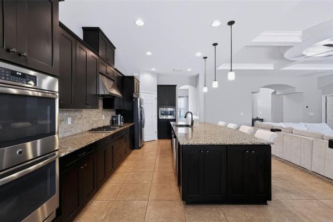 House in CONNERTON

 in Land O' Lakes, Florida 4 bedrooms, 313.82 sq.m. № 2351777 - photo 16