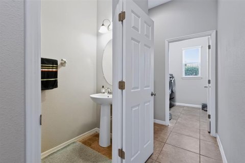 House in CONNERTON

 in Land O' Lakes, Florida 4 bedrooms, 313.82 sq.m. № 2351777 - photo 7