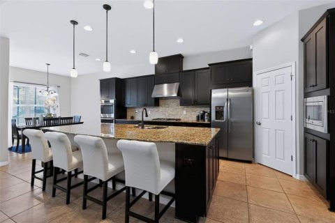 House in CONNERTON

 in Land O' Lakes, Florida 4 bedrooms, 313.82 sq.m. № 2351777 - photo 13