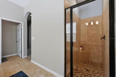 House in CONNERTON

 in Land O' Lakes, Florida 4 bedrooms, 313.82 sq.m. № 2351777 - photo 27