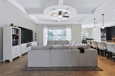 House in CONNERTON

 in Land O' Lakes, Florida 4 bedrooms, 313.82 sq.m. № 2351777 - photo 10