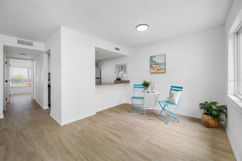 Купить кондоминиум в Клируотер, Флорида 3 комнаты, 54.81м2, № 1917138 - фото 11