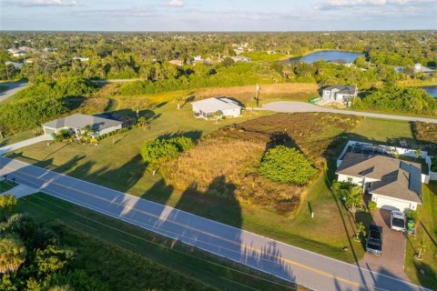 Terreno en venta en Rotonda, Florida № 2212128 - foto 4