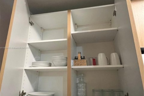 Снять в аренду кондоминиум в Майами, Флорида 1 спальня, 72.74м2, № 1957705 - фото 13