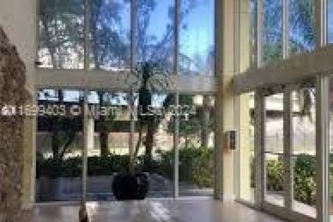 Снять в аренду кондоминиум в Майами, Флорида 1 спальня, 72.74м2, № 1957705 - фото 30