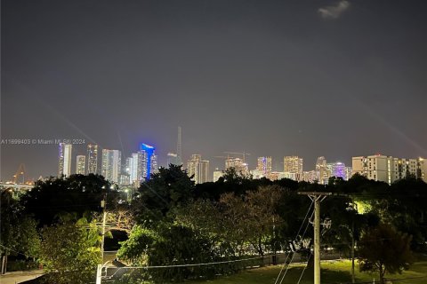 Снять в аренду кондоминиум в Майами, Флорида 1 спальня, 72.74м2, № 1957705 - фото 25
