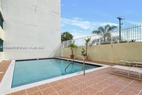 Снять в аренду кондоминиум в Майами, Флорида 1 спальня, 72.74м2, № 1957705 - фото 5