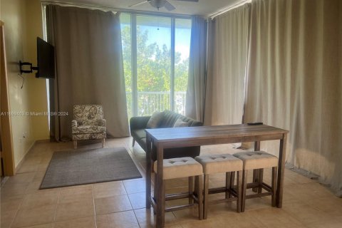 Снять в аренду кондоминиум в Майами, Флорида 1 спальня, 72.74м2, № 1957705 - фото 16