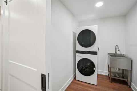 House in Tampa, Florida 3 bedrooms, 129.69 sq.m. № 2200007 - photo 21