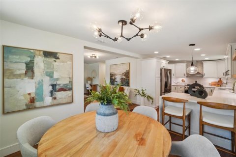House in Tampa, Florida 3 bedrooms, 129.69 sq.m. № 2200007 - photo 15